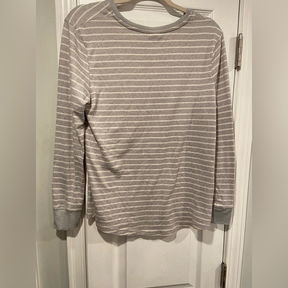 Stars Above Gray White Stripe Crew Neck Soft Plush Long Sleeve Shirt Size M - Picture 9 of 12